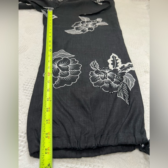 Uniform John Paul Richard Pure Linen Embellished Floral Crop Pants Medium Petite - Picture 10 of 11